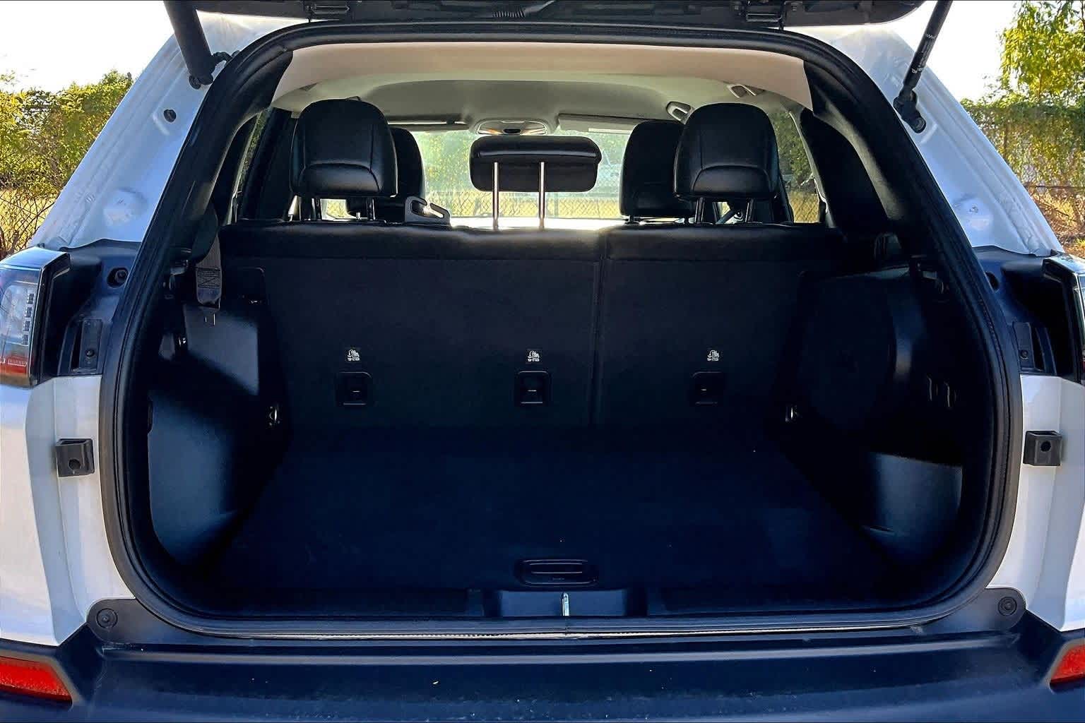 Thumbnail: 2020 Jeep Cherokee - 19