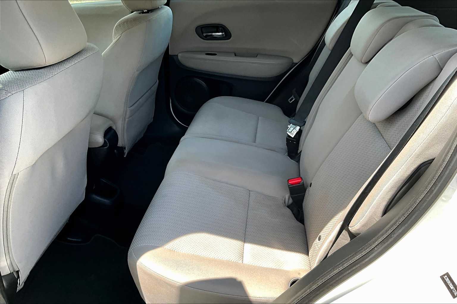 2016 Honda HR-V LX 12