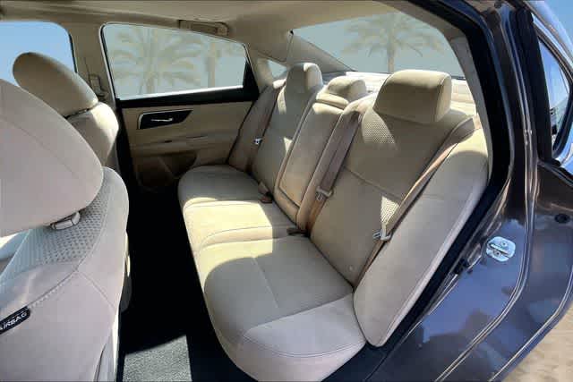 Thumbnail: 2015 Nissan Altima - 13