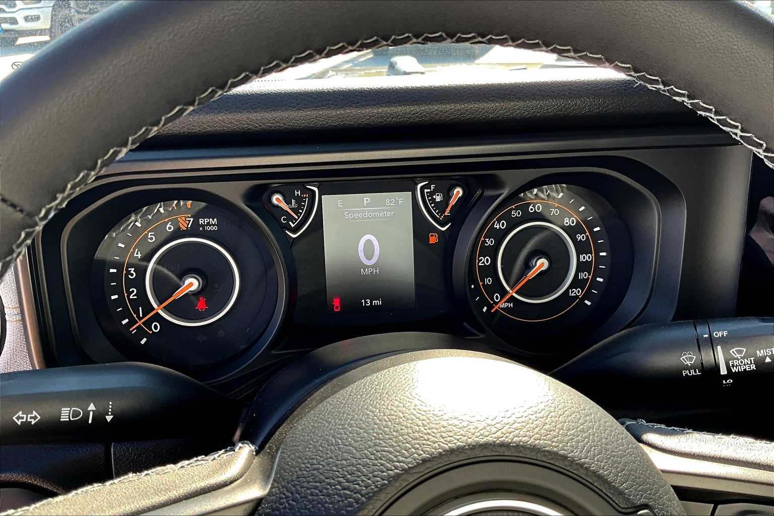 Thumbnail: 2025 Jeep Gladiator - 17