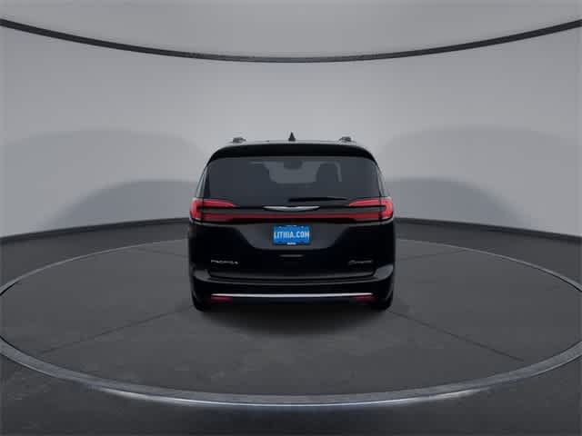 Thumbnail: 2021 Chrysler Pacifica - 7