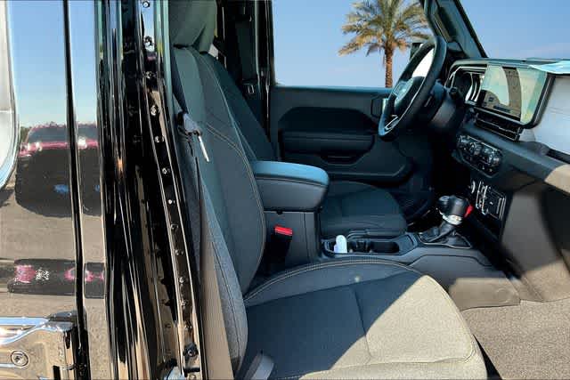 Thumbnail: 2025 Jeep Gladiator - 14