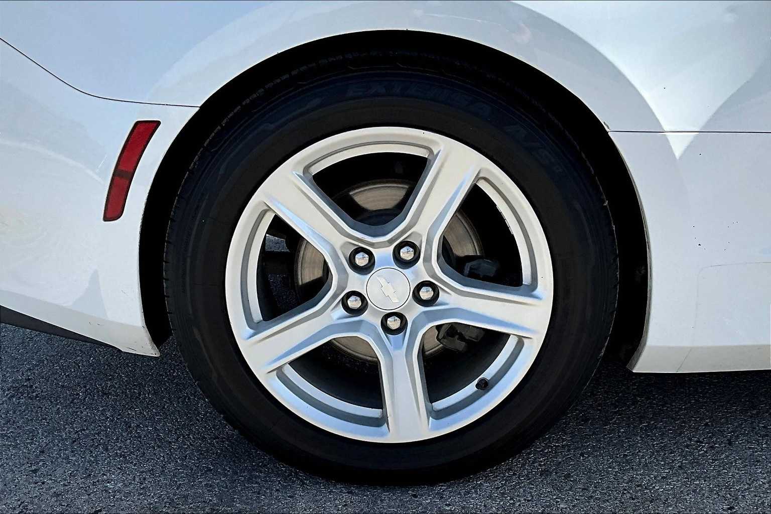 Thumbnail: 2018 Chevrolet Camaro - 31