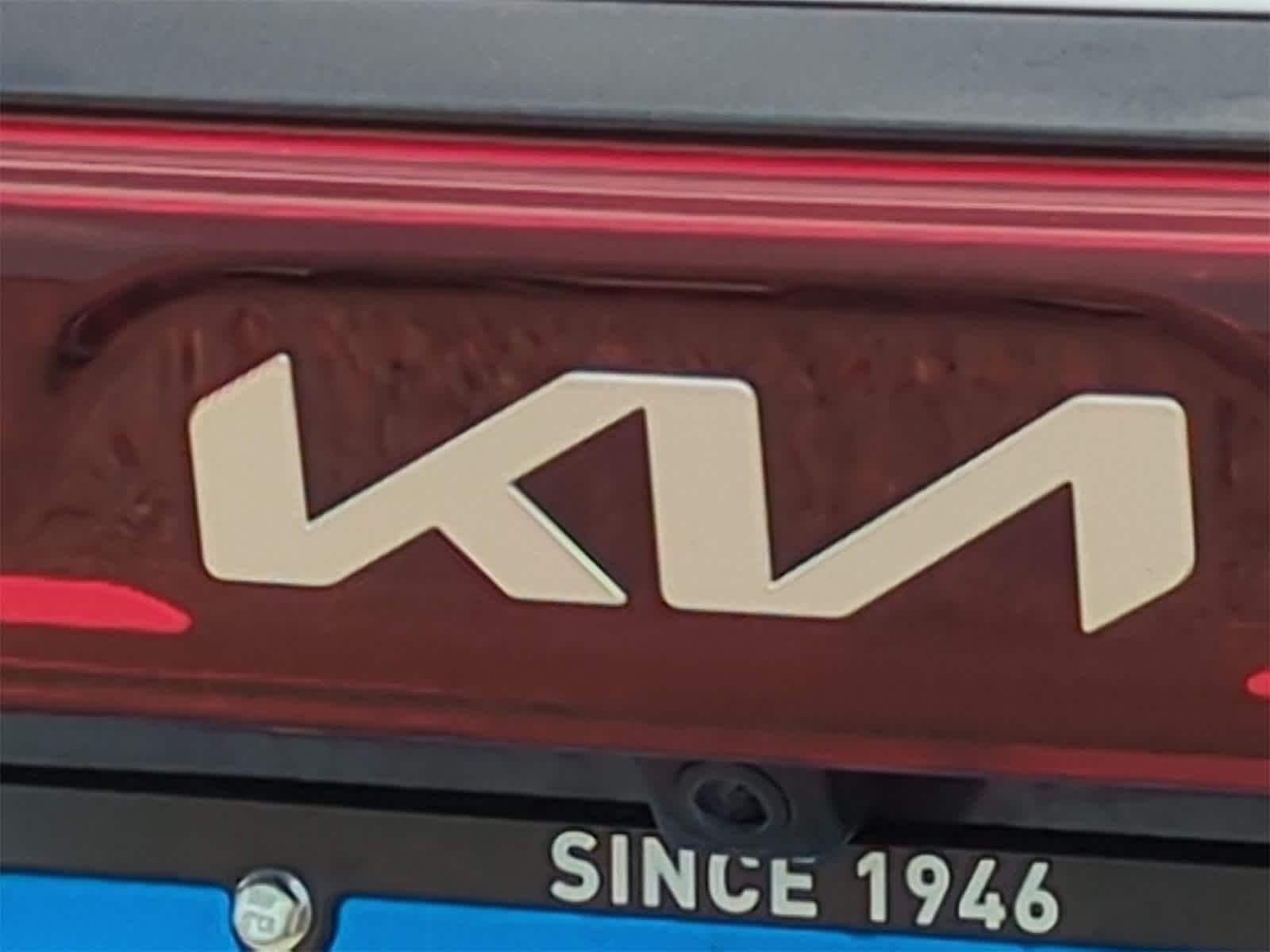 Thumbnail: 2023 Kia Carnival - 11