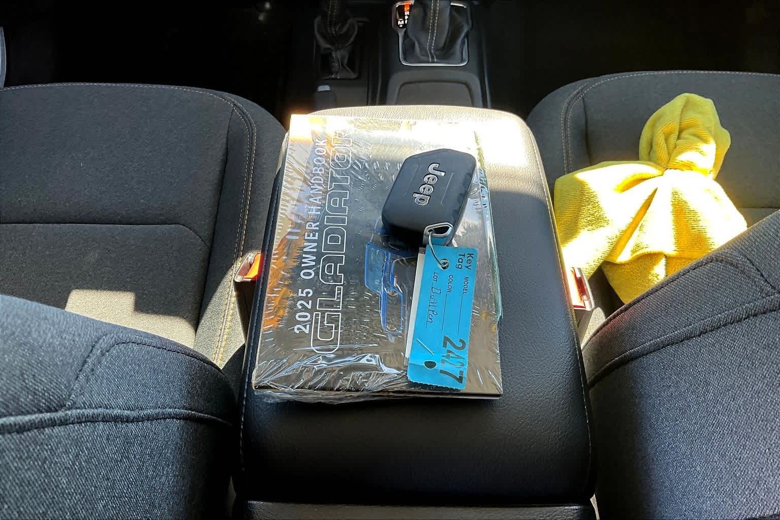 Thumbnail: 2025 Jeep Gladiator - 20