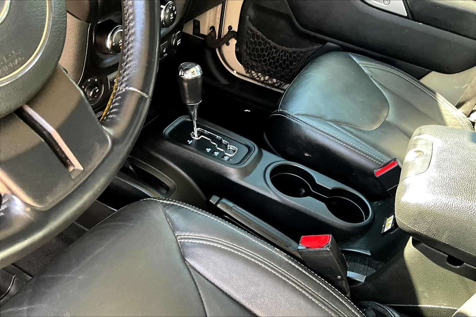 Thumbnail: 2018 Jeep Wrangler - 16