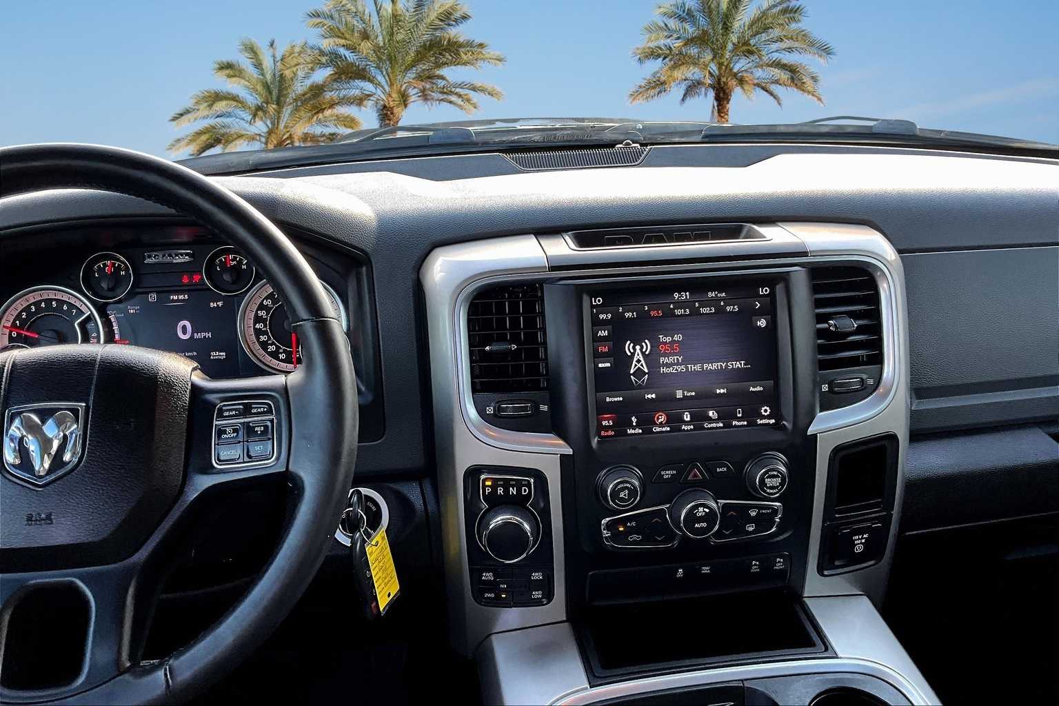 Thumbnail: 2019 RAM 1500 Classic - 15