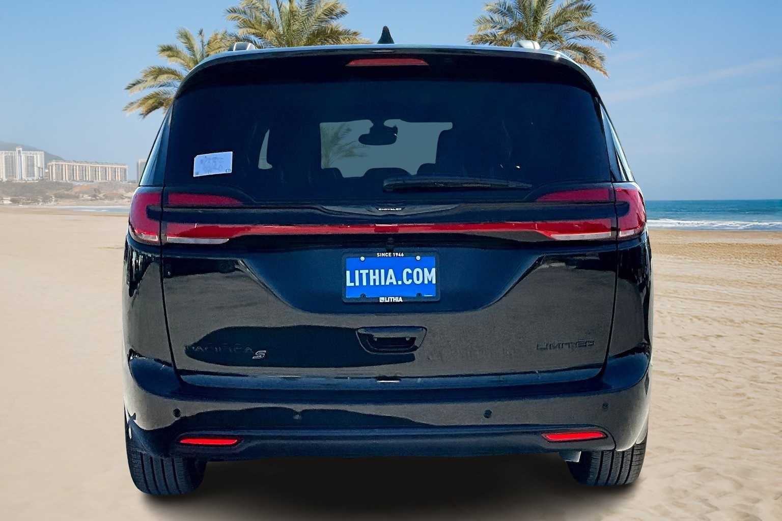Thumbnail: 2026 Chrysler Pacifica - 5