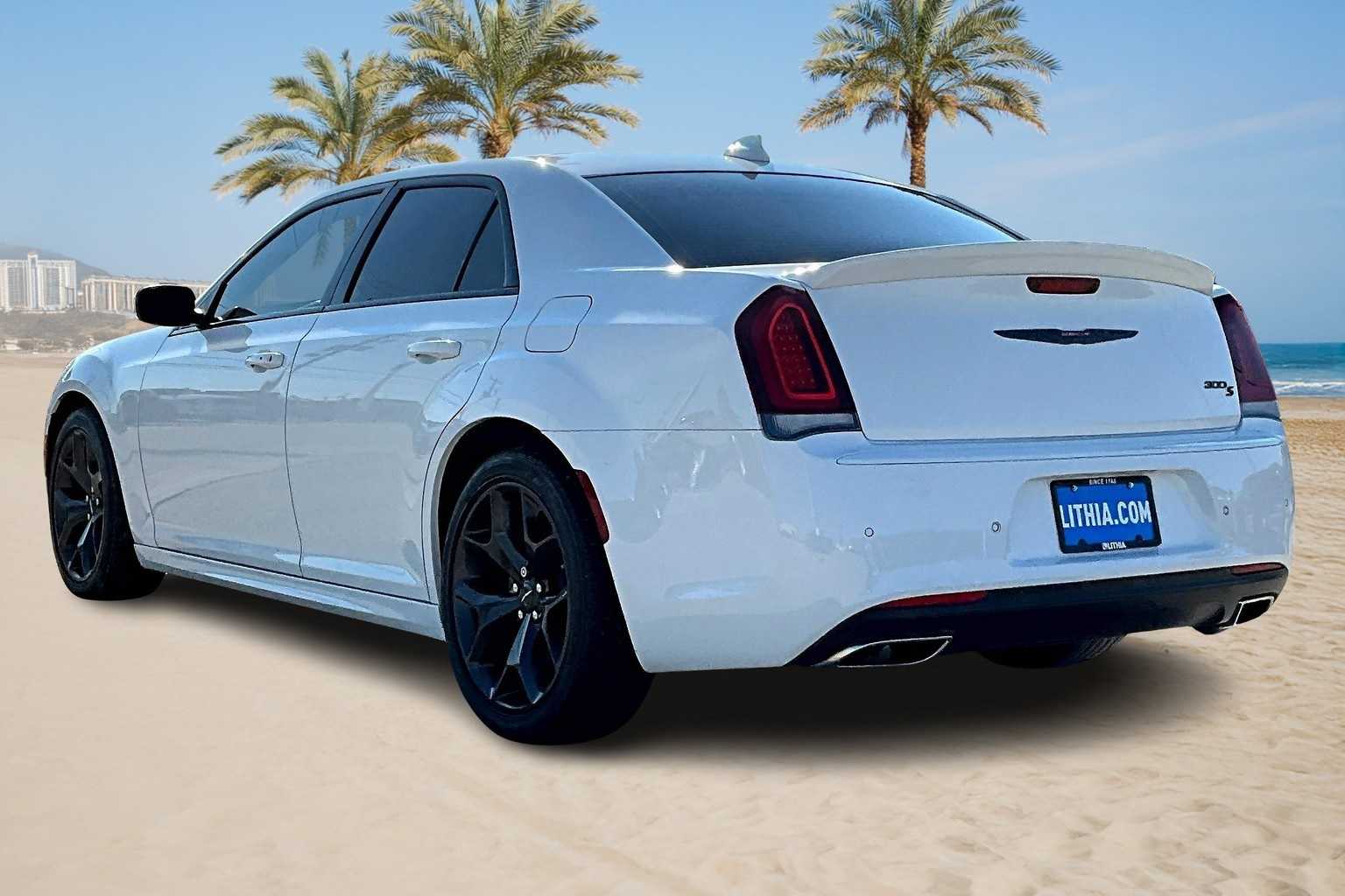 Thumbnail: 2023 Chrysler 300 - 4