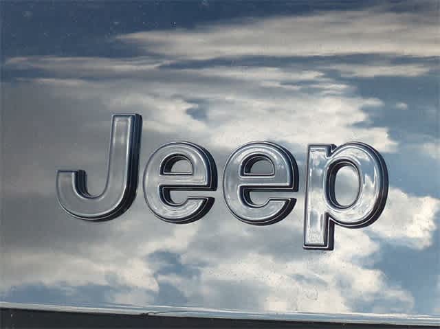 2025 Jeep Grand Cherokee Limited Edition 12