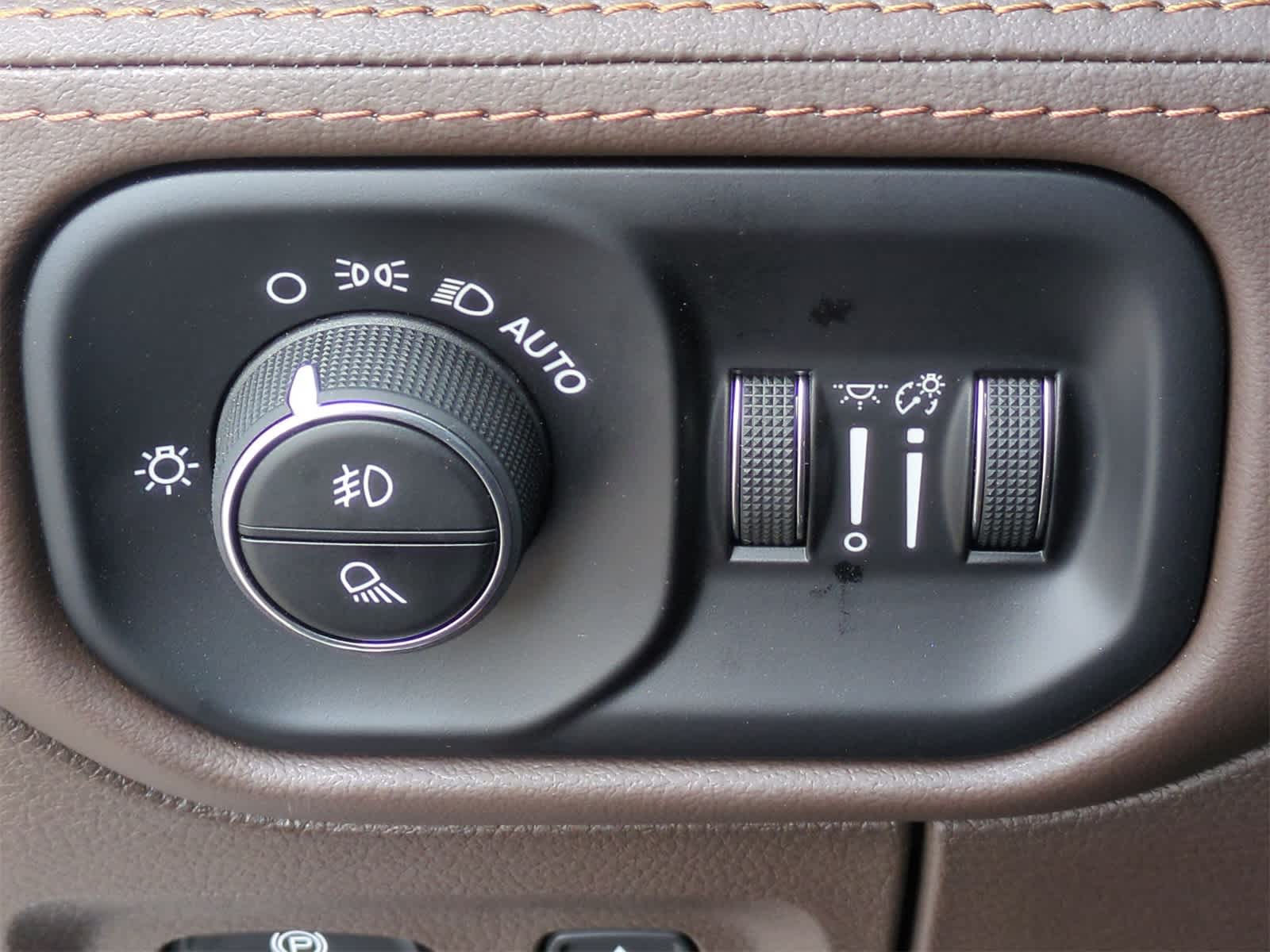 Thumbnail: 2025 RAM 1500 - 18