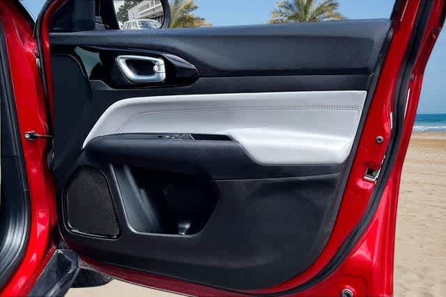 Thumbnail: 2025 Jeep Compass - 25