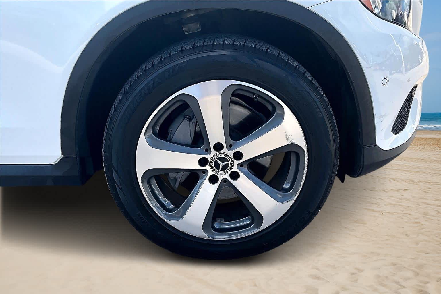 Thumbnail: 2017 Mercedes-Benz GLC - 8