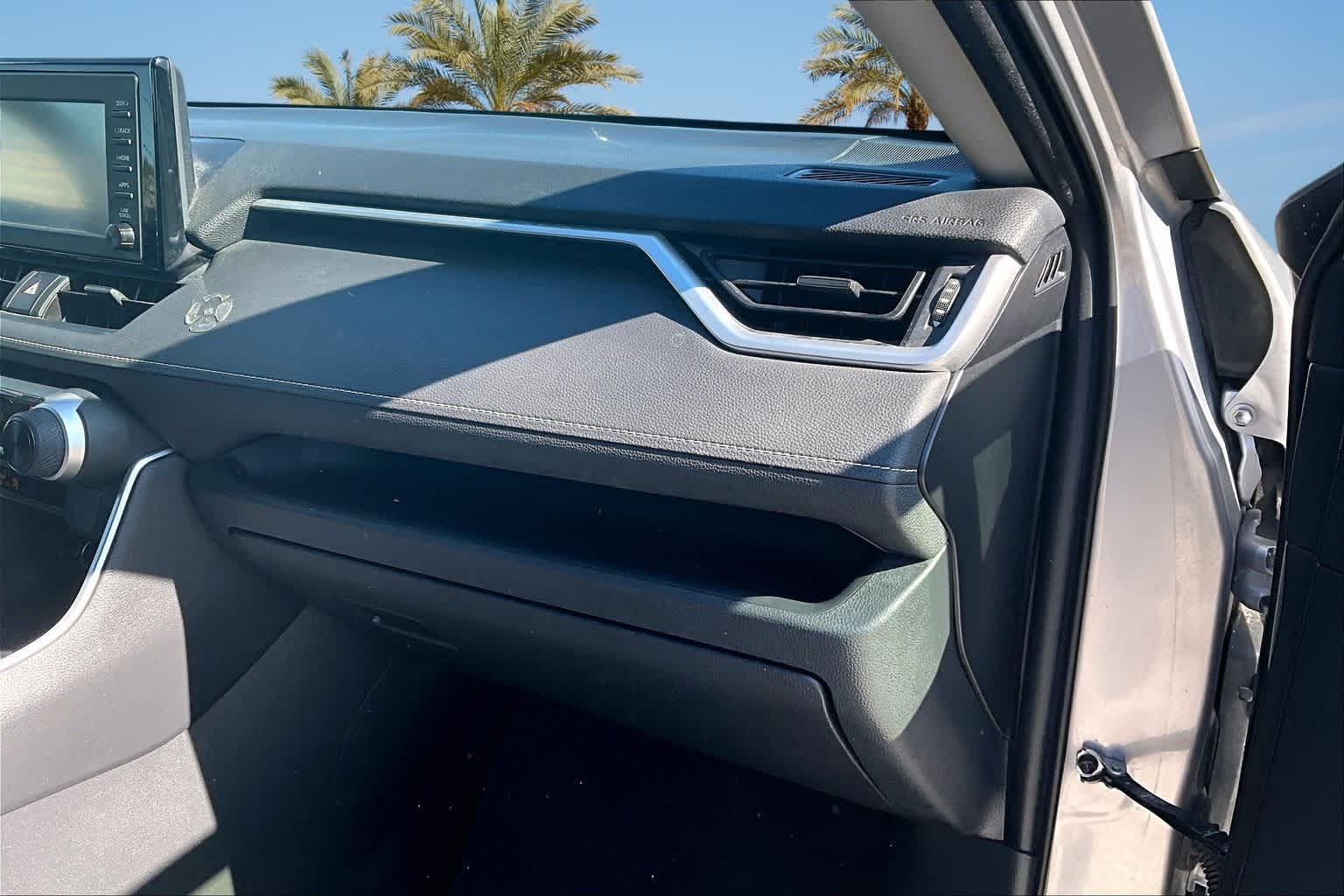 Thumbnail: 2019 Toyota RAV4 - 21