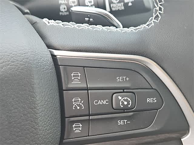 Thumbnail: 2024 Jeep Grand Cherokee - 25