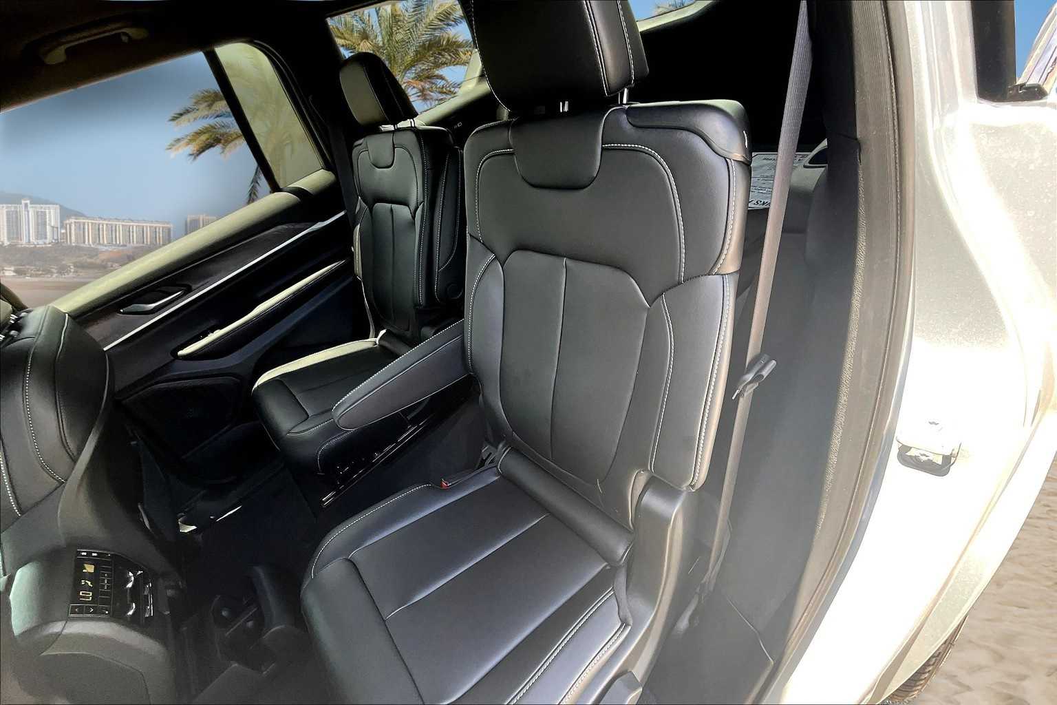 Thumbnail: 2025 Jeep Grand Cherokee - 13