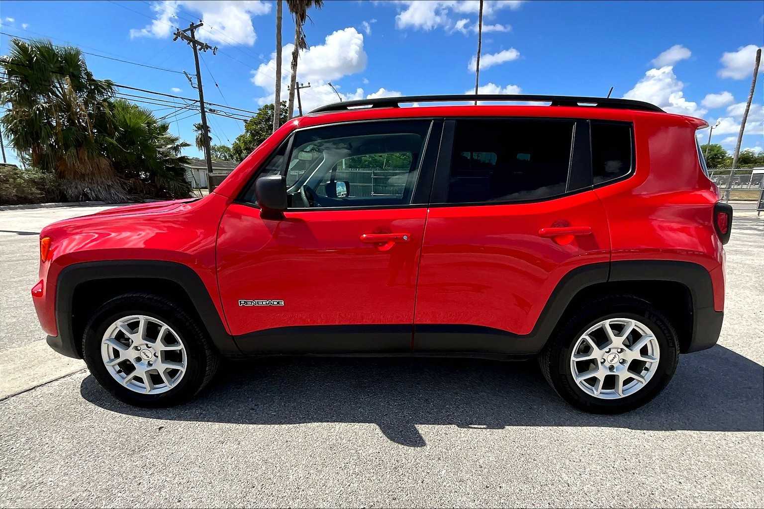 Thumbnail: 2022 Jeep Renegade - 3