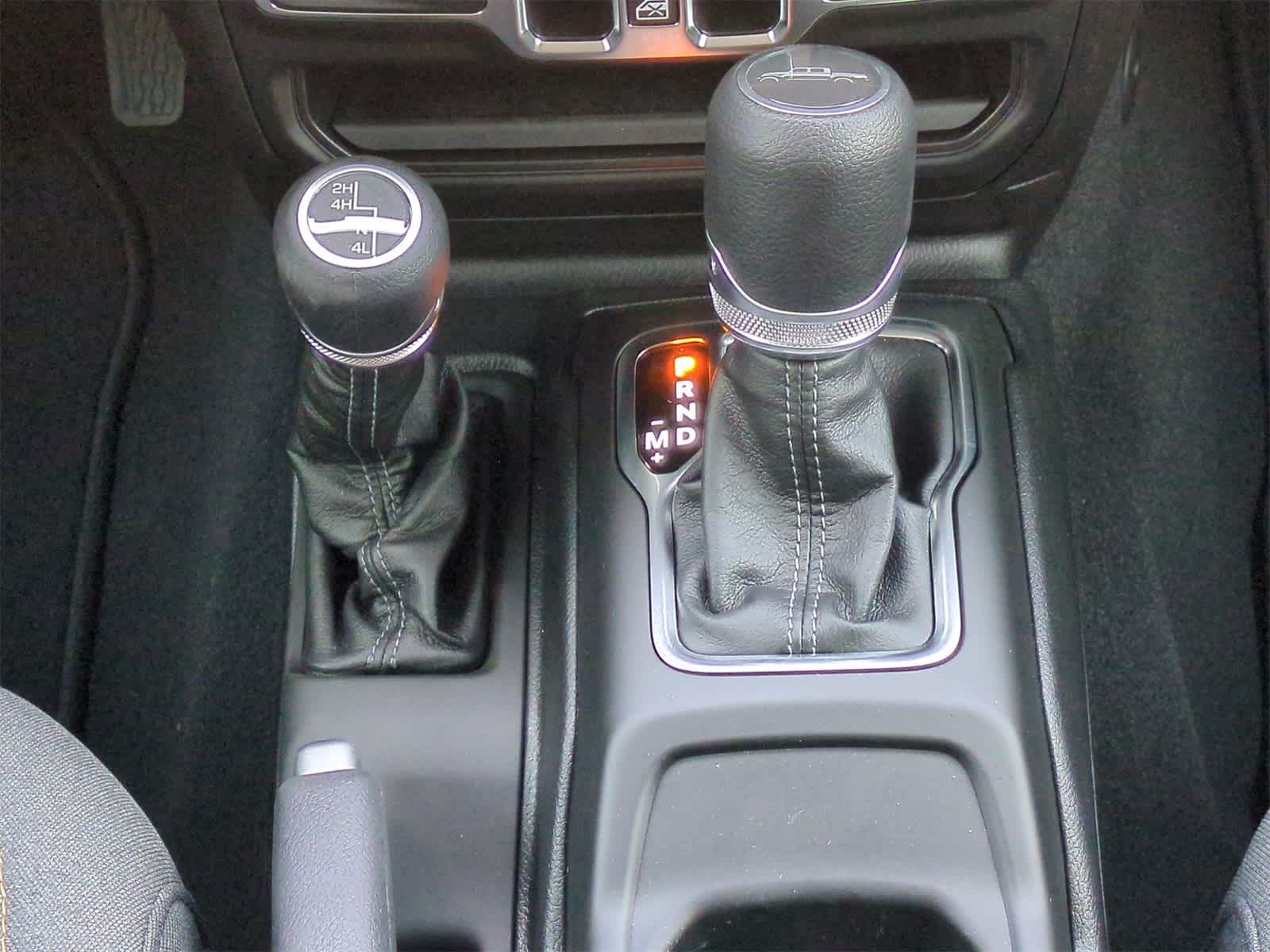 Thumbnail: 2025 Jeep Gladiator - 32