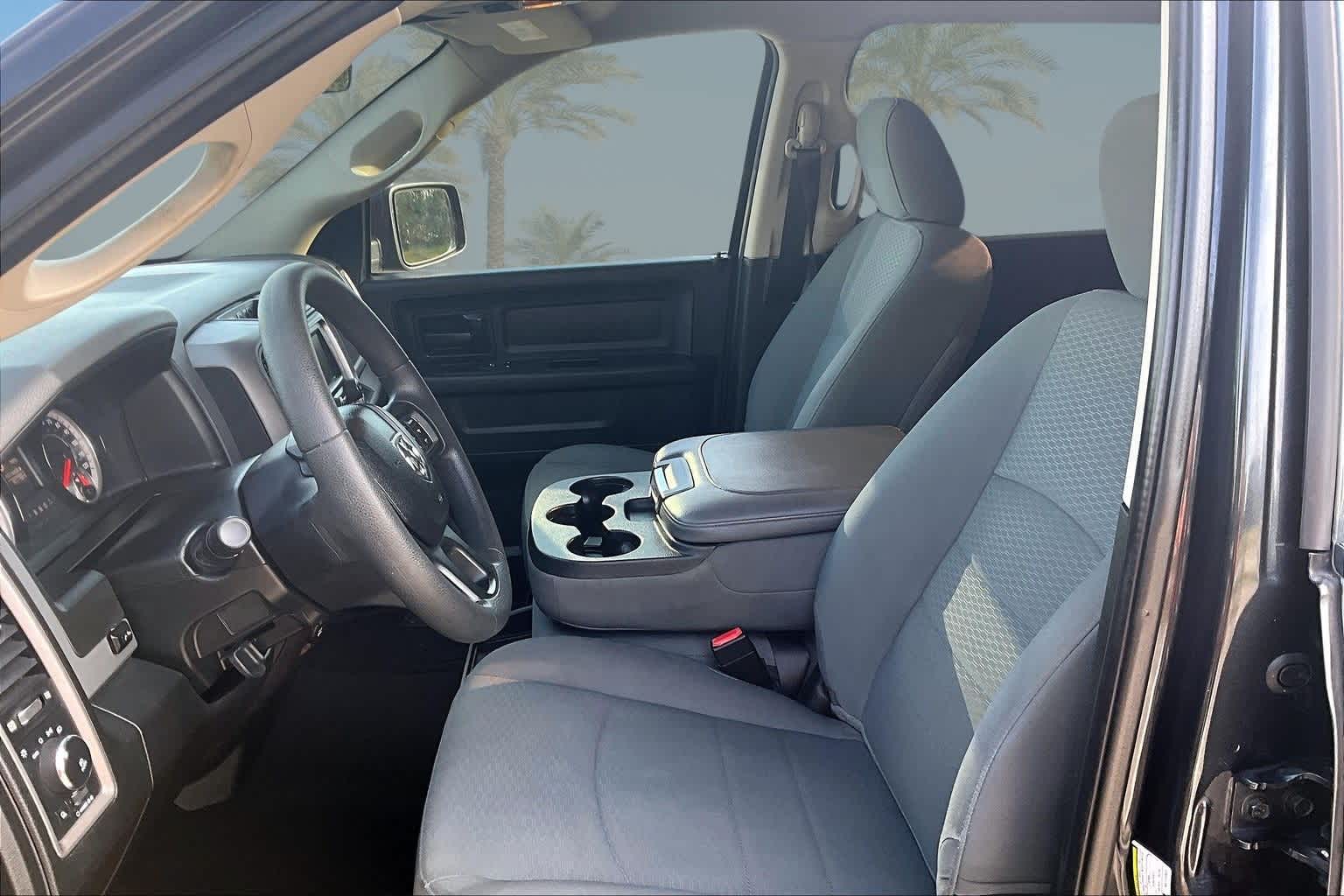 Thumbnail: 2019 RAM 1500 Classic - 10