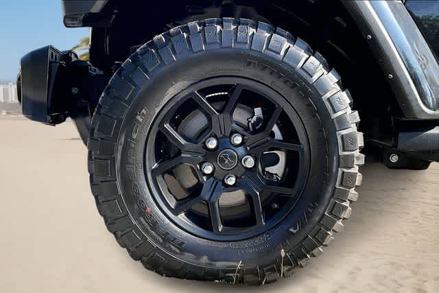 Thumbnail: 2023 Jeep Gladiator - 7