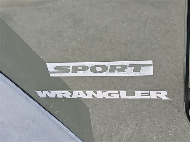 Thumbnail: 2015 Jeep Wrangler - 13