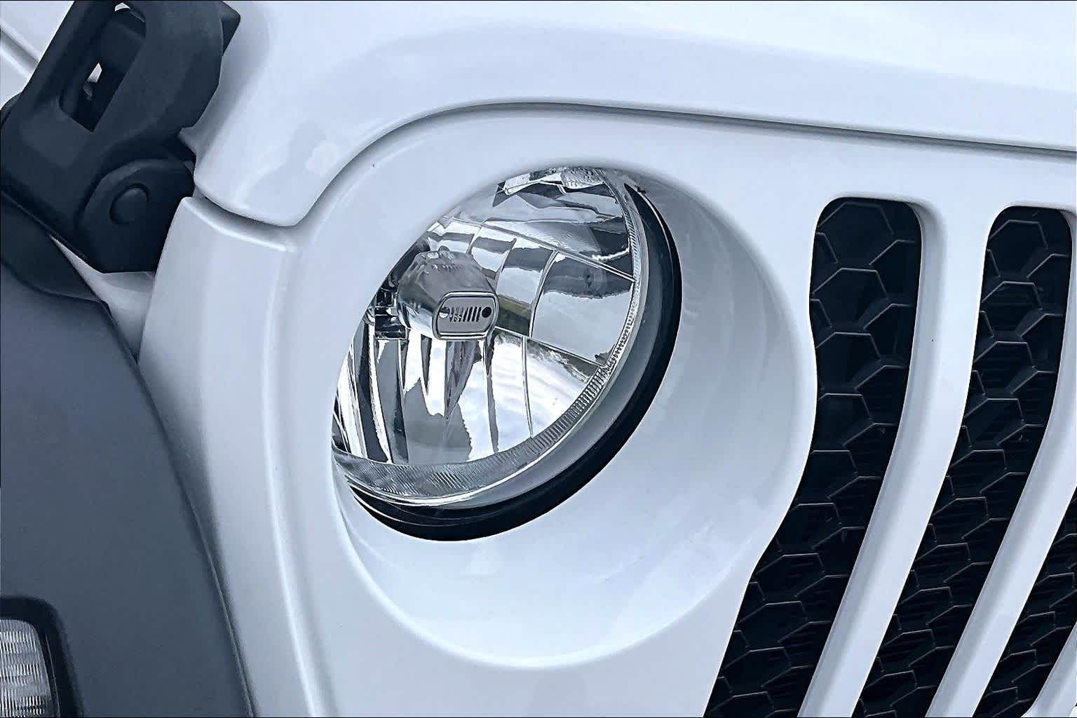 Thumbnail: 2023 Jeep Gladiator - 28