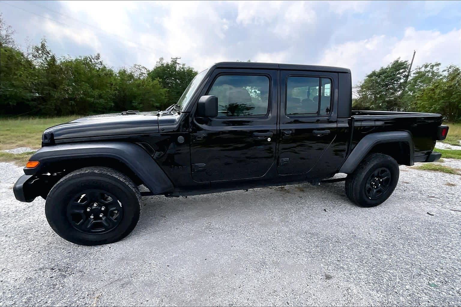 Thumbnail: 2024 Jeep Gladiator - 3