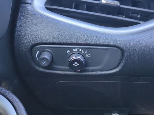 Thumbnail: 2023 Chevrolet Malibu - 17