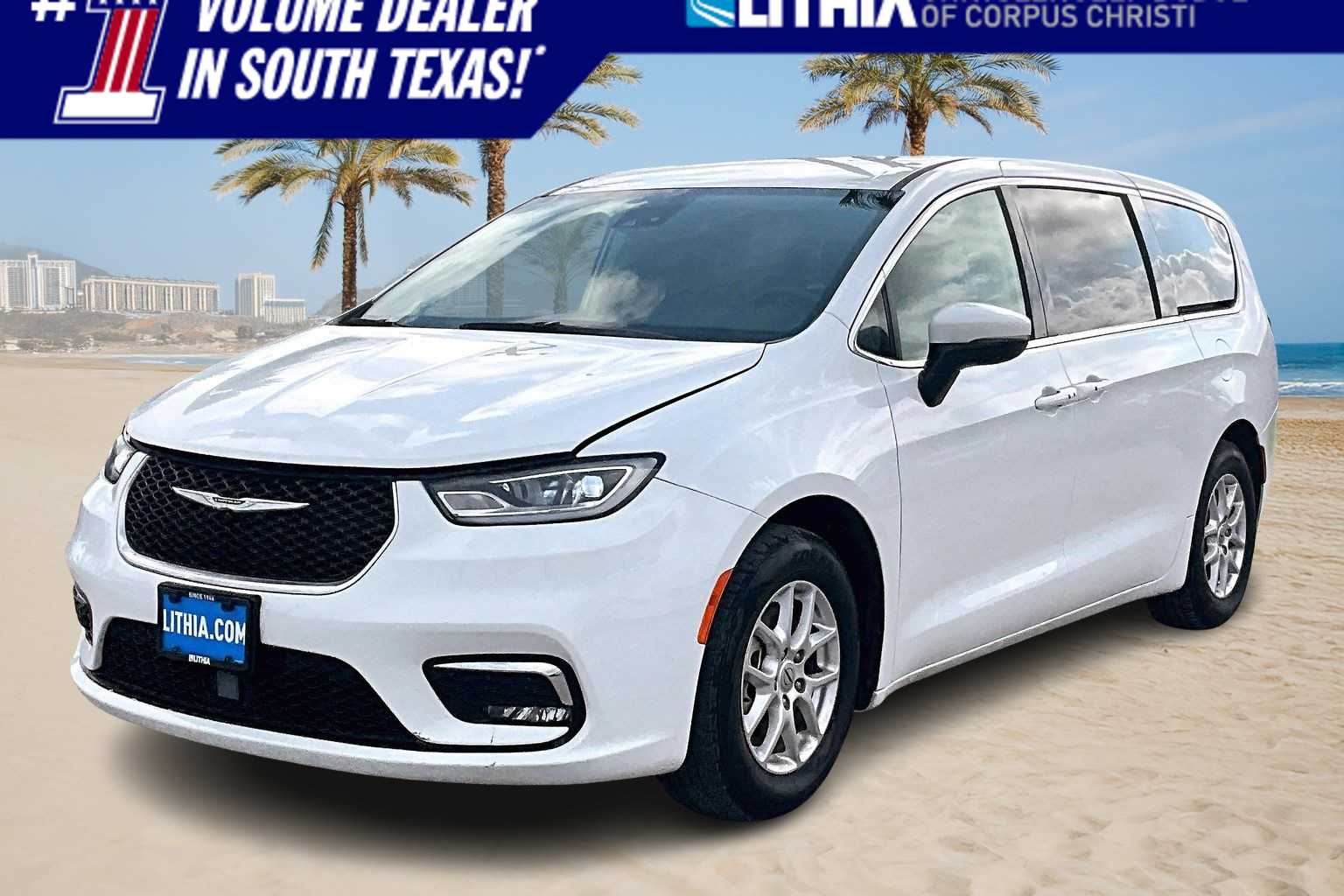 2023 Chrysler Pacifica Touring L's photo