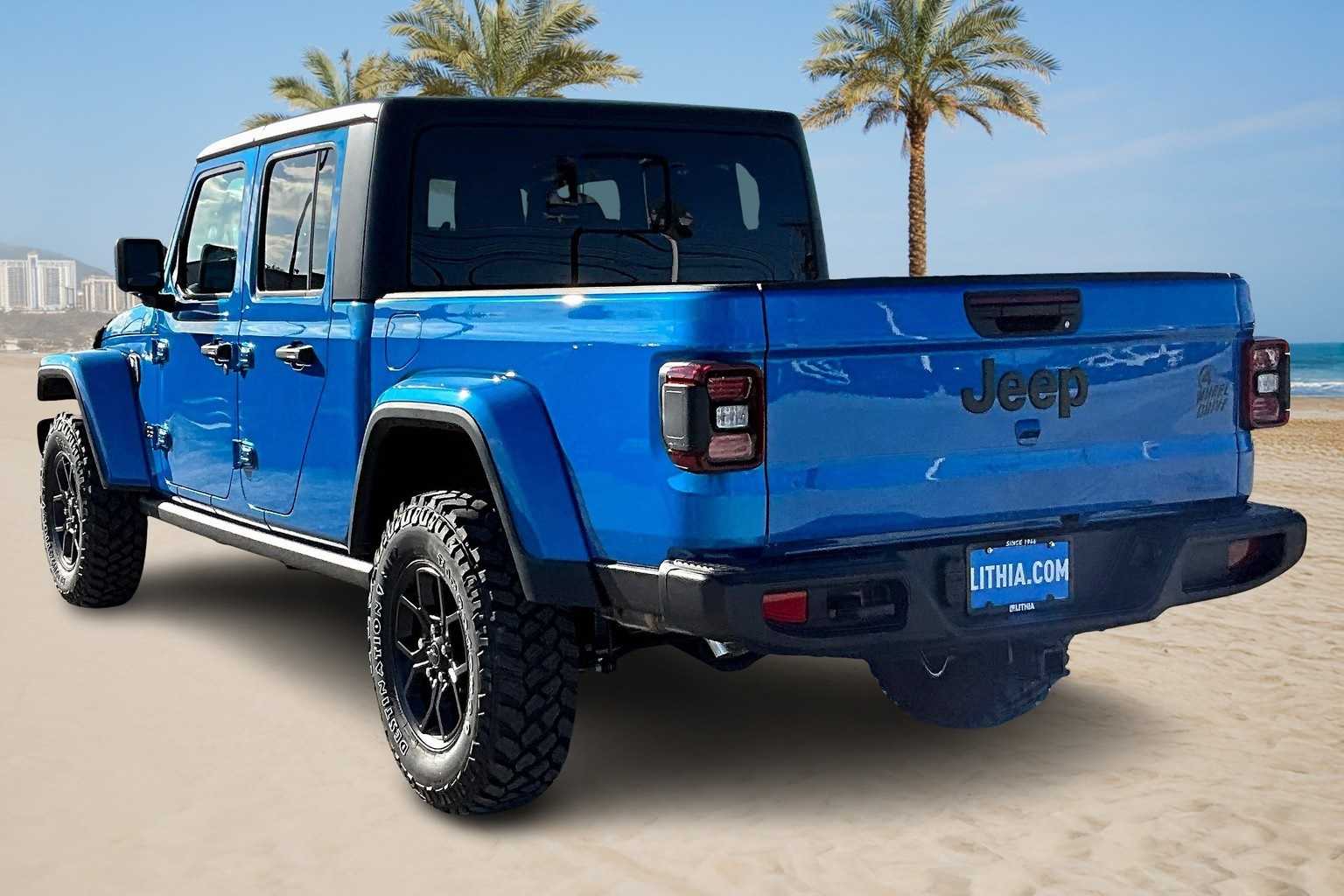 Thumbnail: 2025 Jeep Gladiator - 4