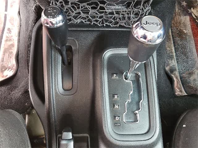 Thumbnail: 2015 Jeep Wrangler - 27