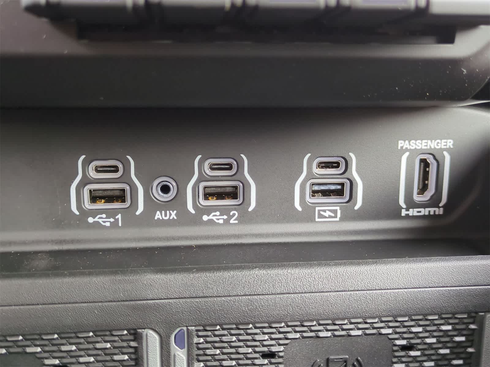 Thumbnail: 2025 RAM 1500 - 32