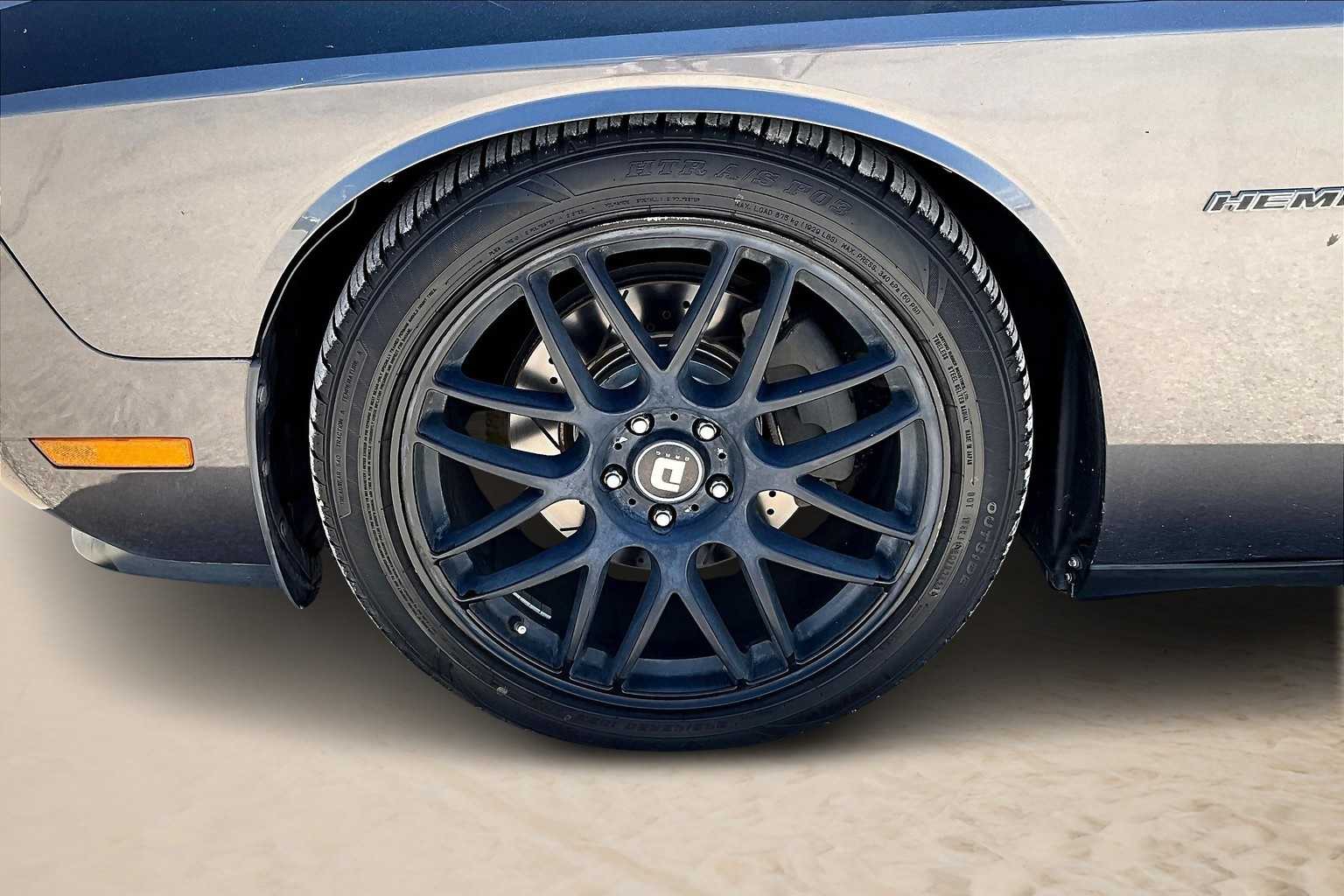 Thumbnail: 2014 Dodge Challenger - 8