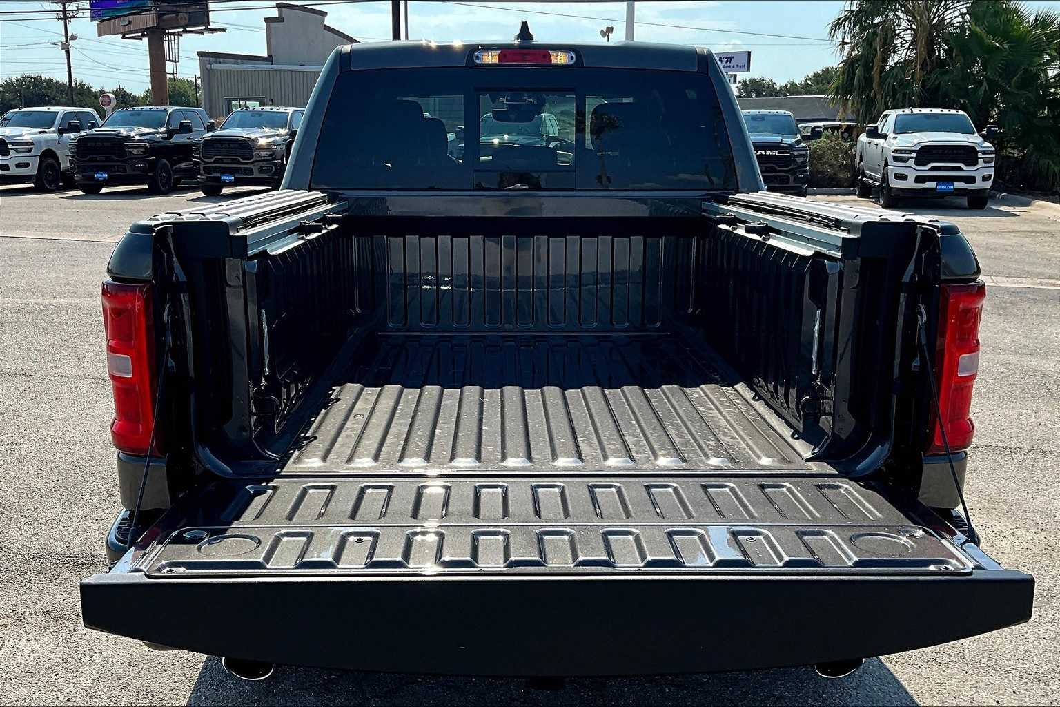 Thumbnail: 2026 RAM 1500 - 19