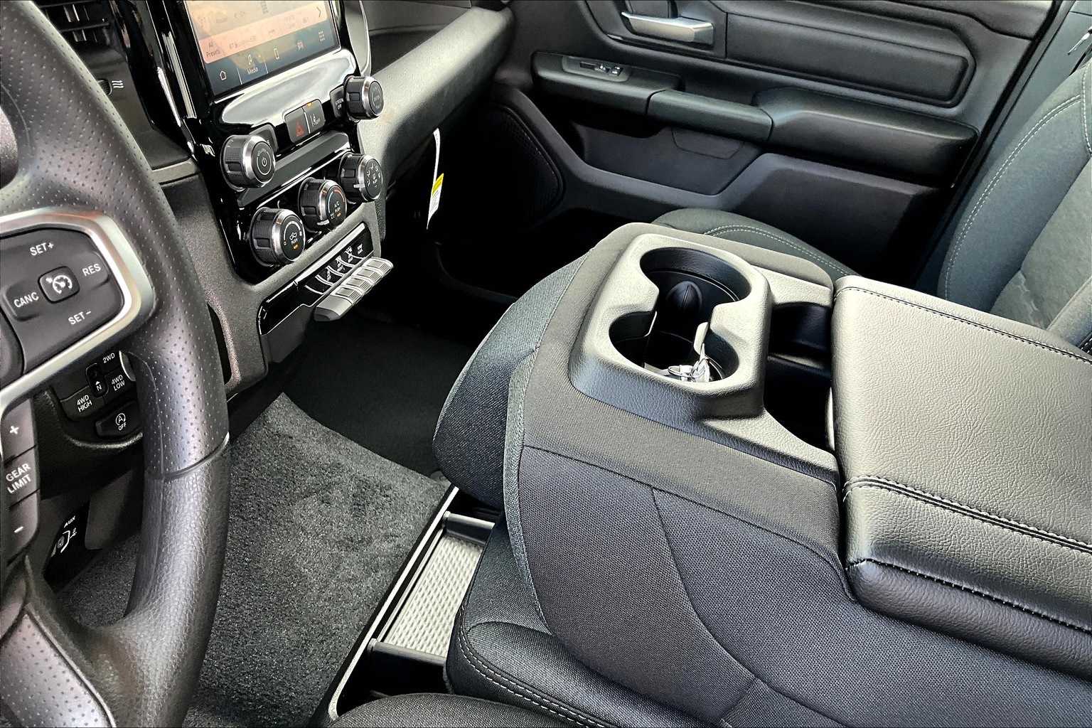 Thumbnail: 2025 RAM 1500 - 17