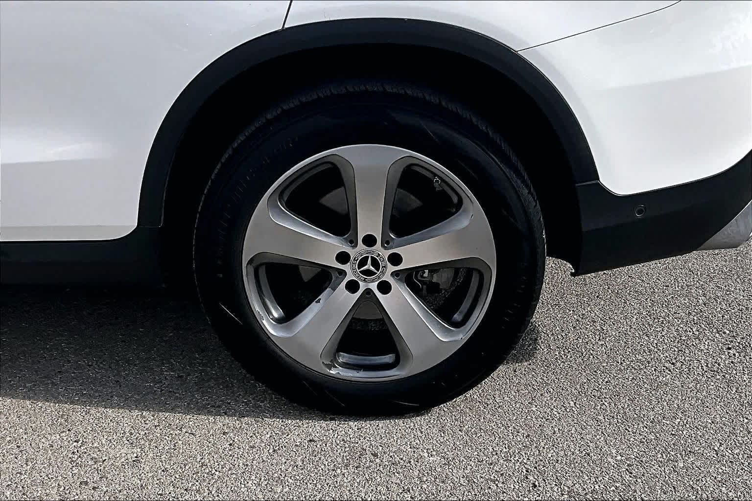 Thumbnail: 2017 Mercedes-Benz GLC - 34