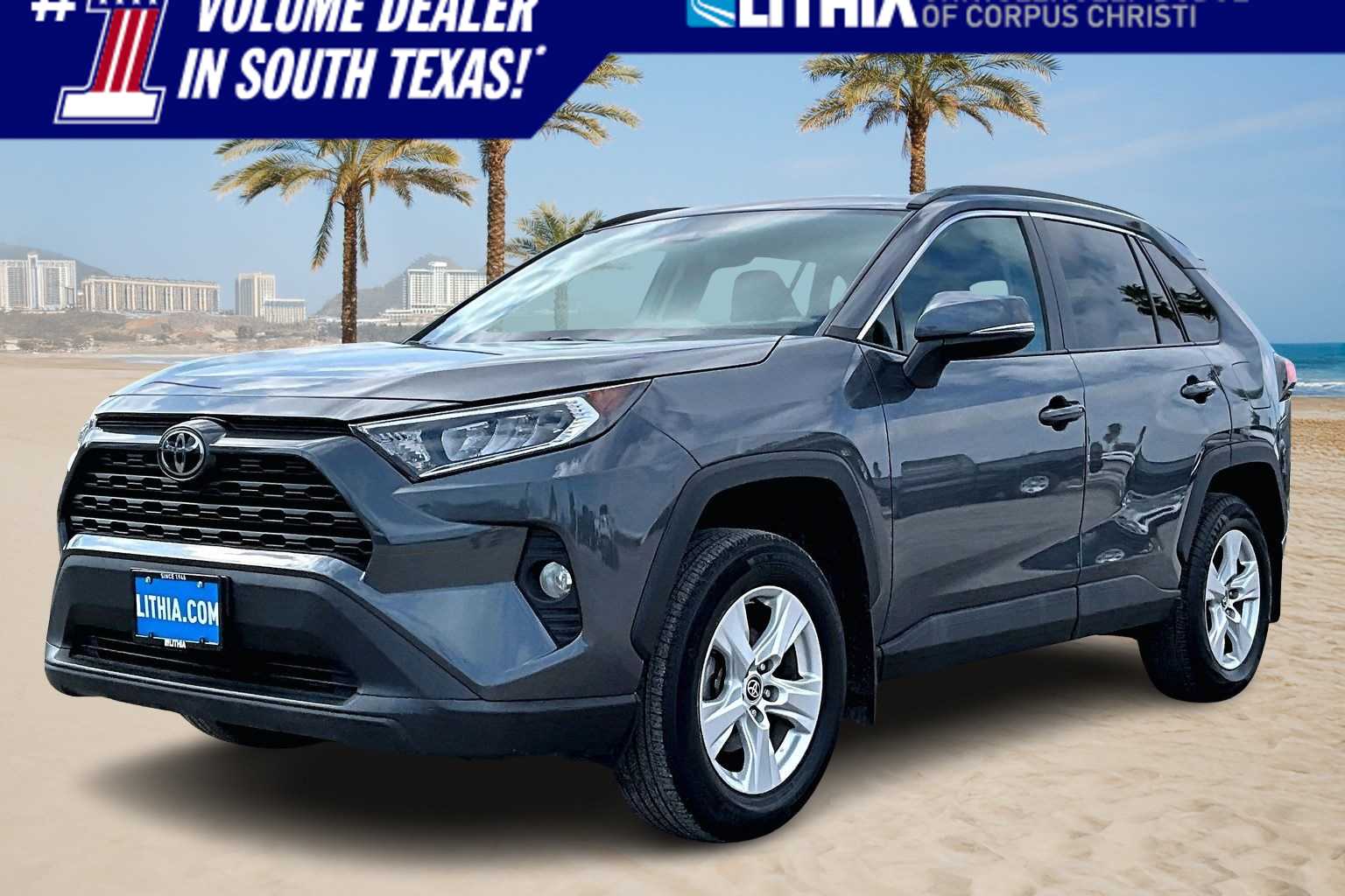 2021 Toyota RAV4 XLE's photo