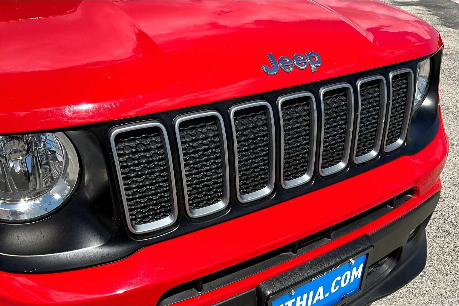 Thumbnail: 2022 Jeep Renegade - 32
