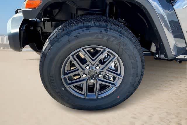 Thumbnail: 2025 Jeep Gladiator - 7