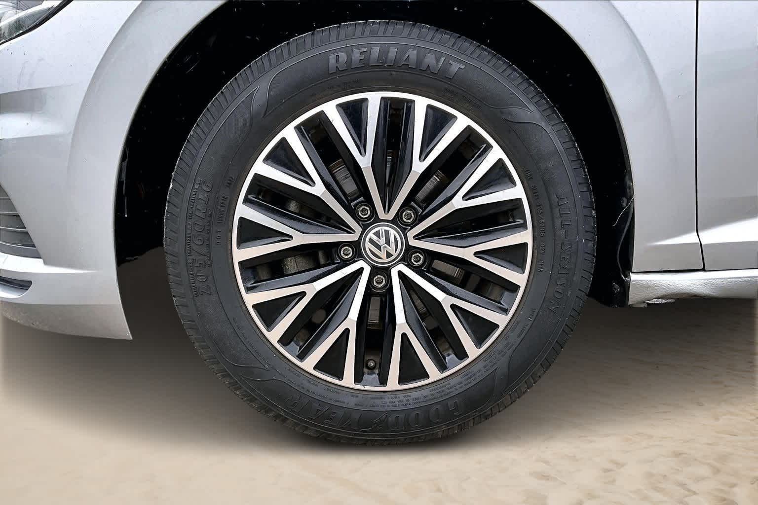 Thumbnail: 2019 Volkswagen Jetta - 7