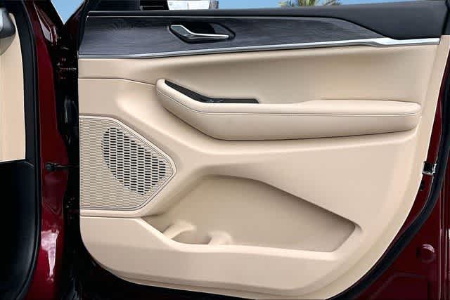 Thumbnail: 2024 Jeep Grand Cherokee - 26