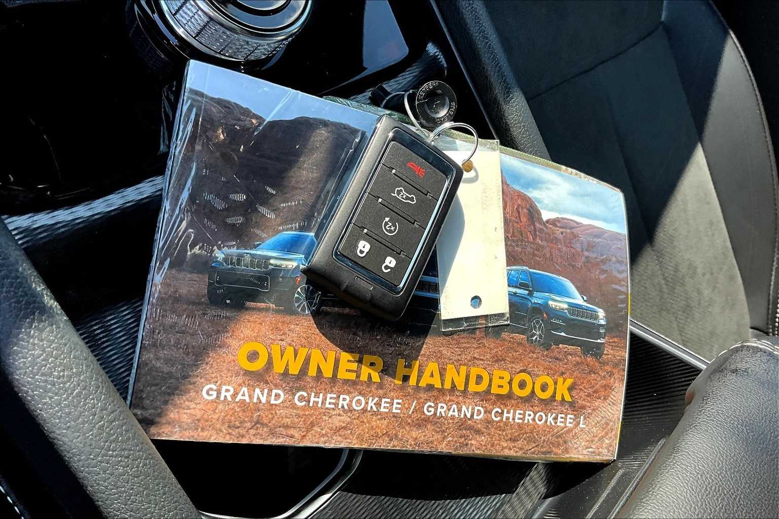 Thumbnail: 2025 Jeep Grand Cherokee - 19