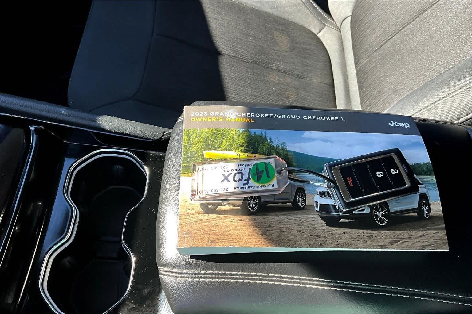 Thumbnail: 2023 Jeep Grand Cherokee - 20