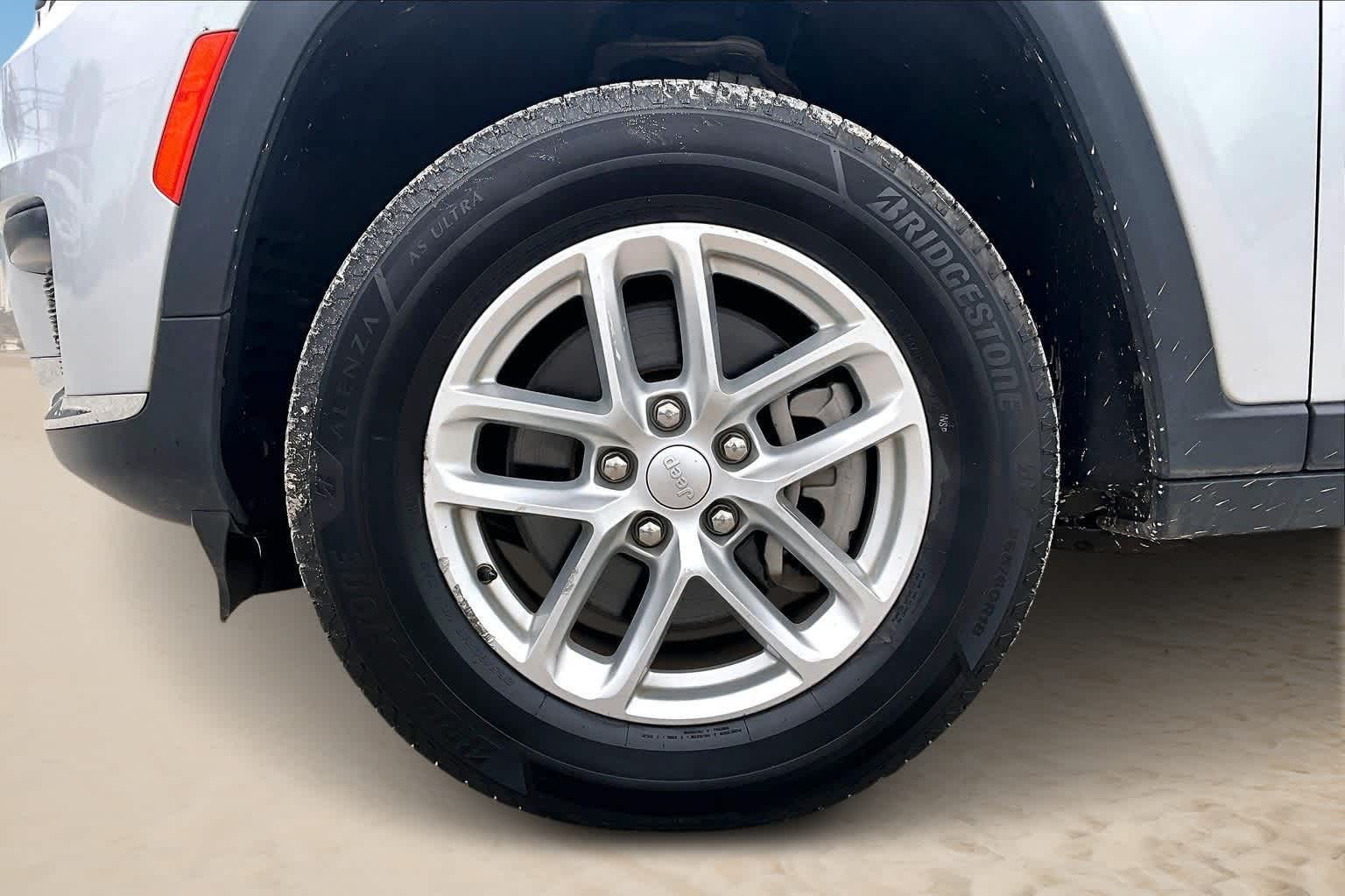 Thumbnail: 2023 Jeep Grand Cherokee - 7