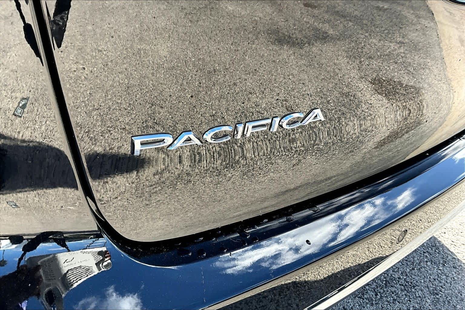 Thumbnail: 2026 Chrysler Pacifica - 7