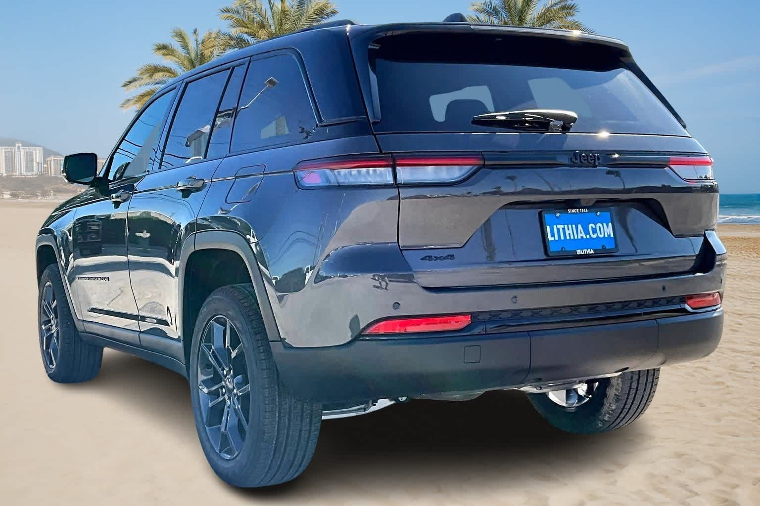 Thumbnail: 2025 Jeep Grand Cherokee - 4