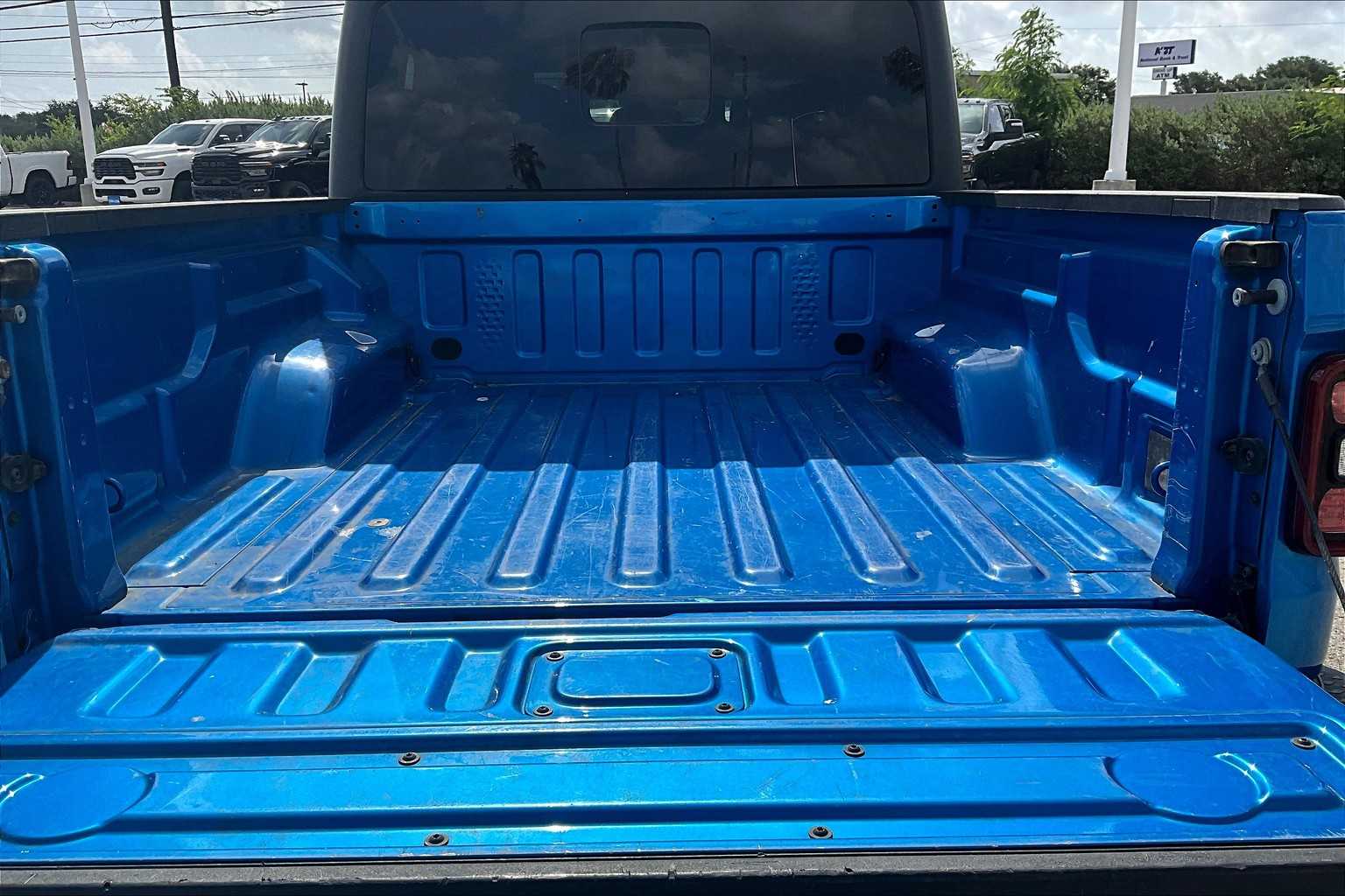 Thumbnail: 2021 Jeep Gladiator - 19