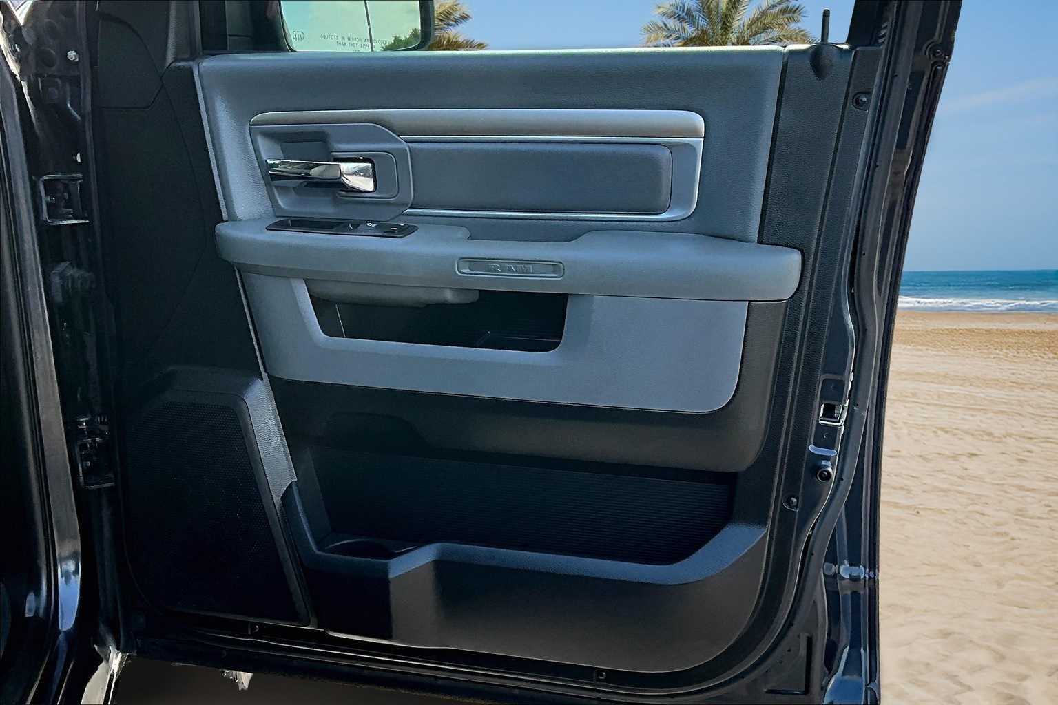 Thumbnail: 2019 RAM 1500 Classic - 27