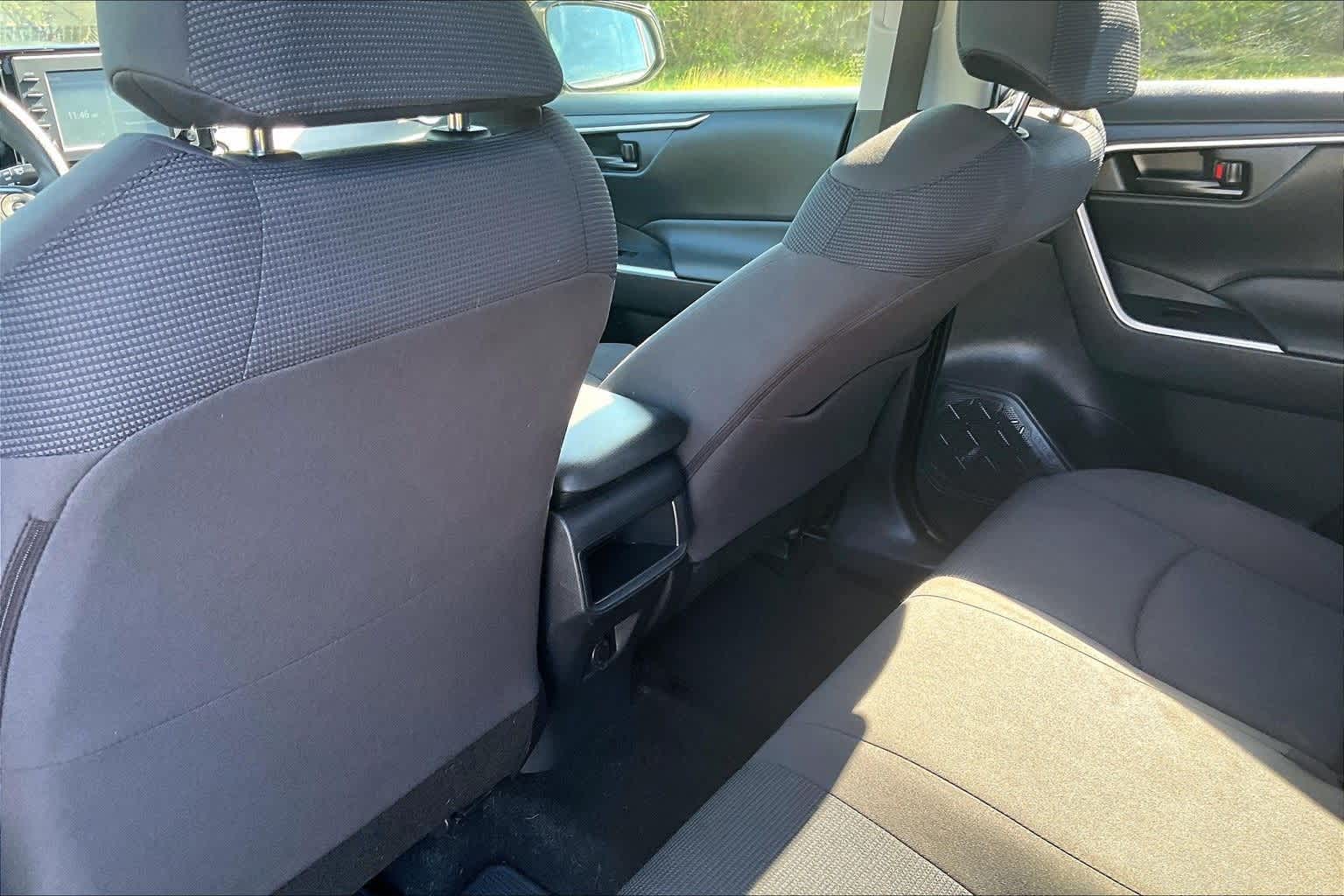 Thumbnail: 2019 Toyota RAV4 - 11