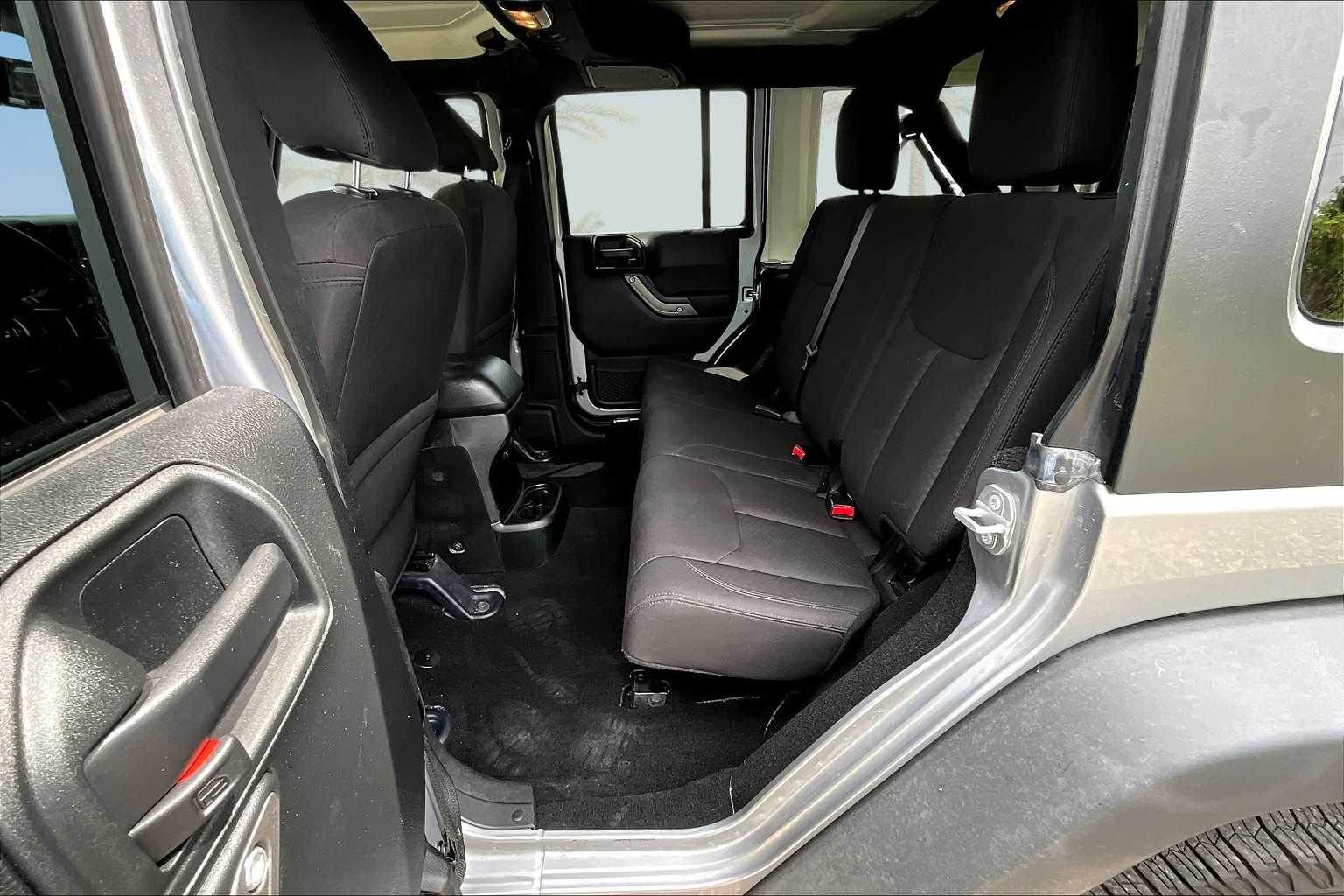 2018 Jeep Wrangler Unlimited Sport 10